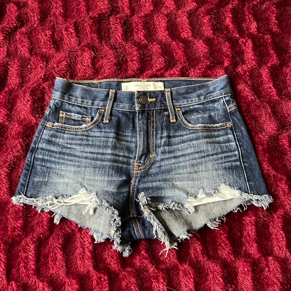 brand new abercrombie and fitch jean shorts without tags size 24 dark wash